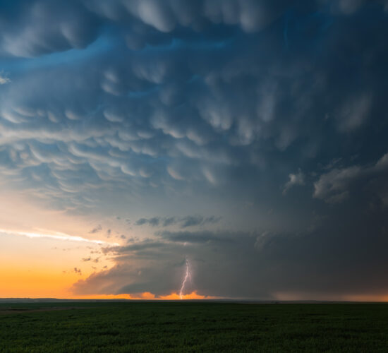 A supercell thunderstorm with an incredible mammatus cloud display